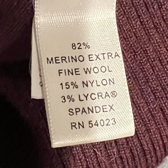 Banana Republic Sweater Cardigan Womens Small Maroon Red - Picture 6 of 6